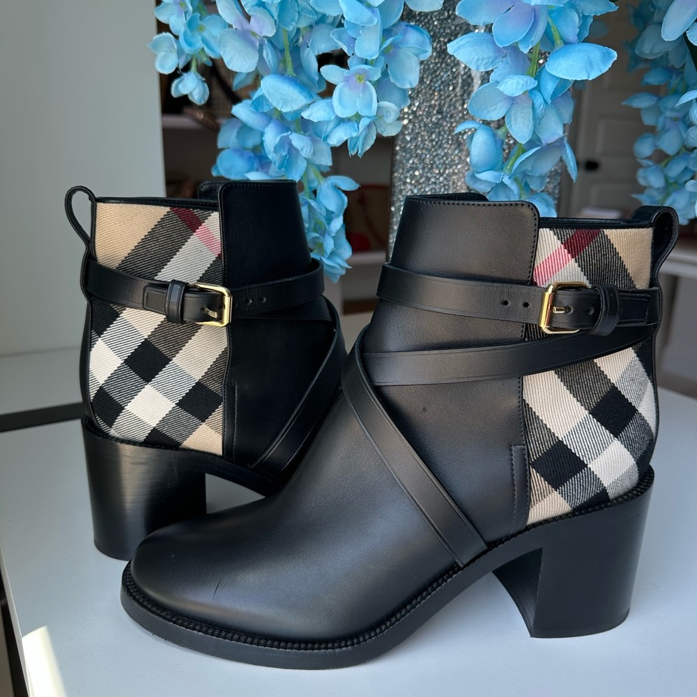 Authentic Burberry Ankle Boots - Picture 15 of 15